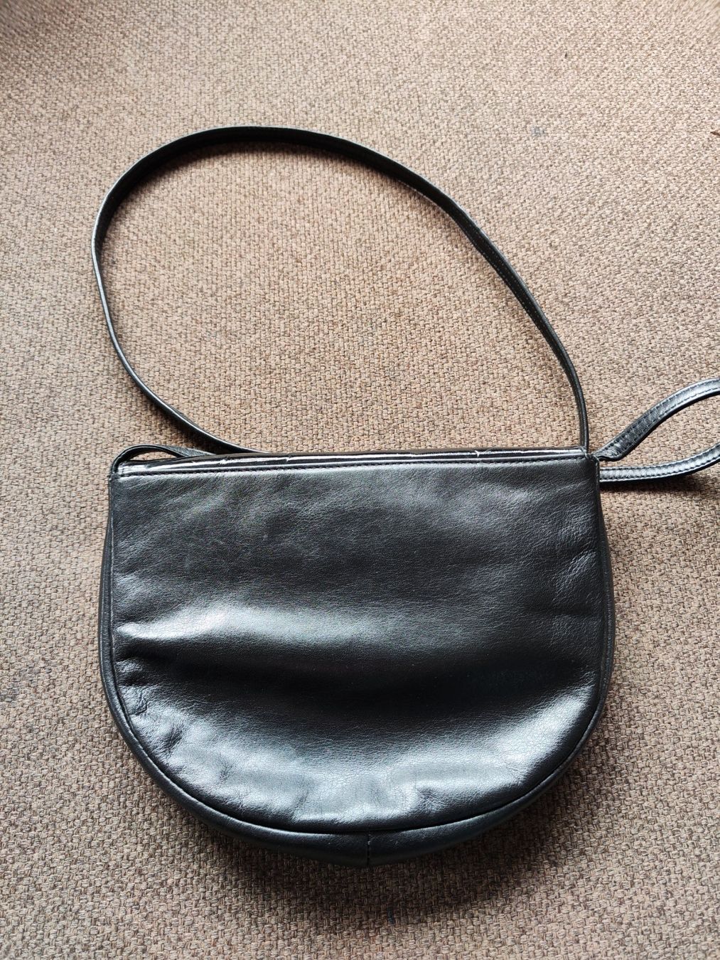 Taschen für Damen: Handtasche, schwarz – Gebraucht aus Saas im Prättigau von eve_22 1
