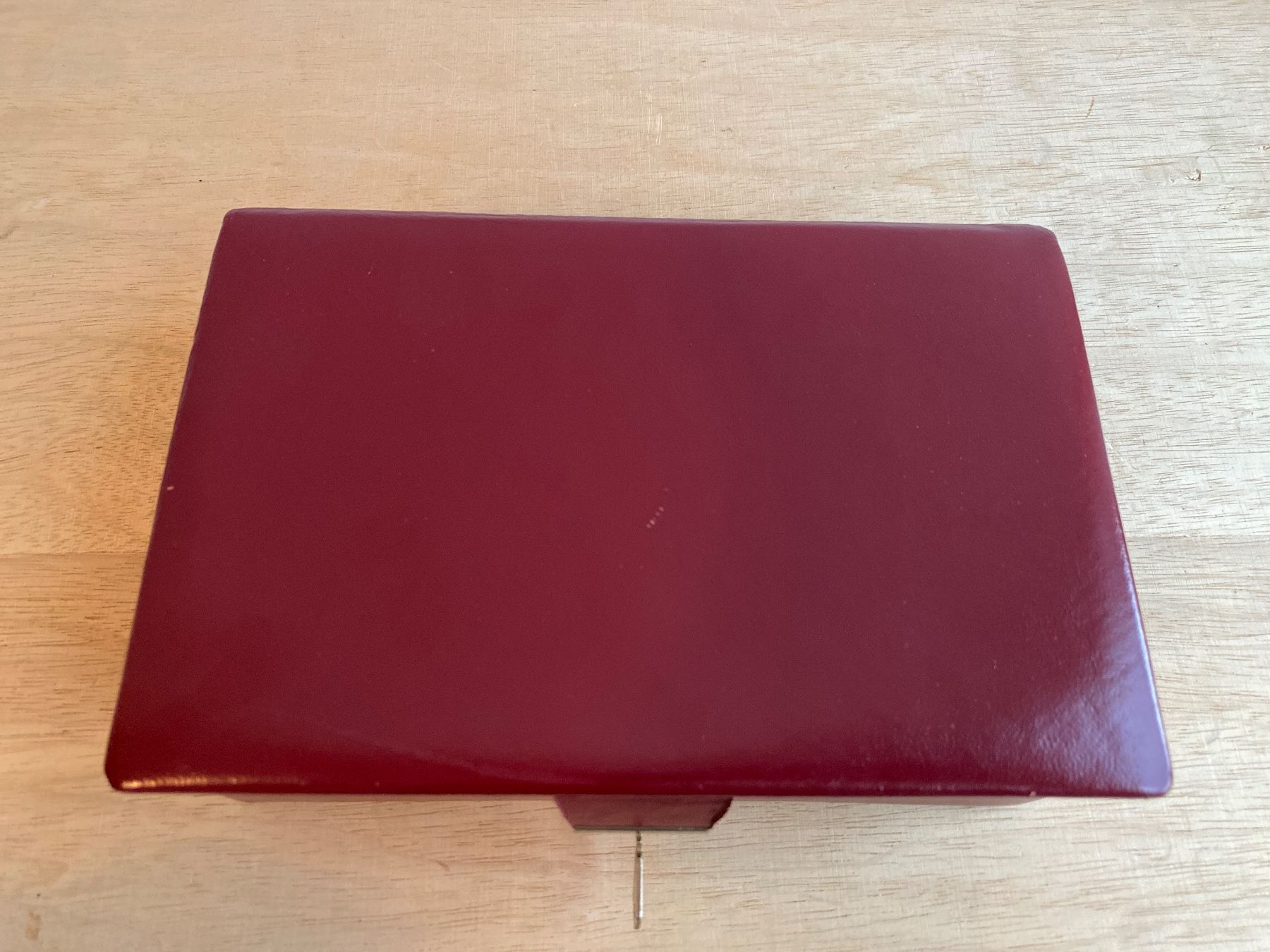 Coffrets à bijoux: Alte dunkelrote Schmuckkiste mit Interior aus Samt – D'occasion à Burgdorf par gre_2ftz 3