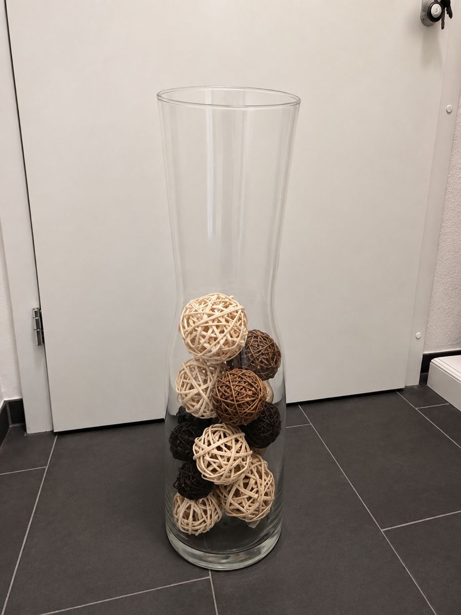 Vasi & Recipienti: Grosse Vase mit Dekokugeln – Usato da Langenthal venduto da TrendHub
