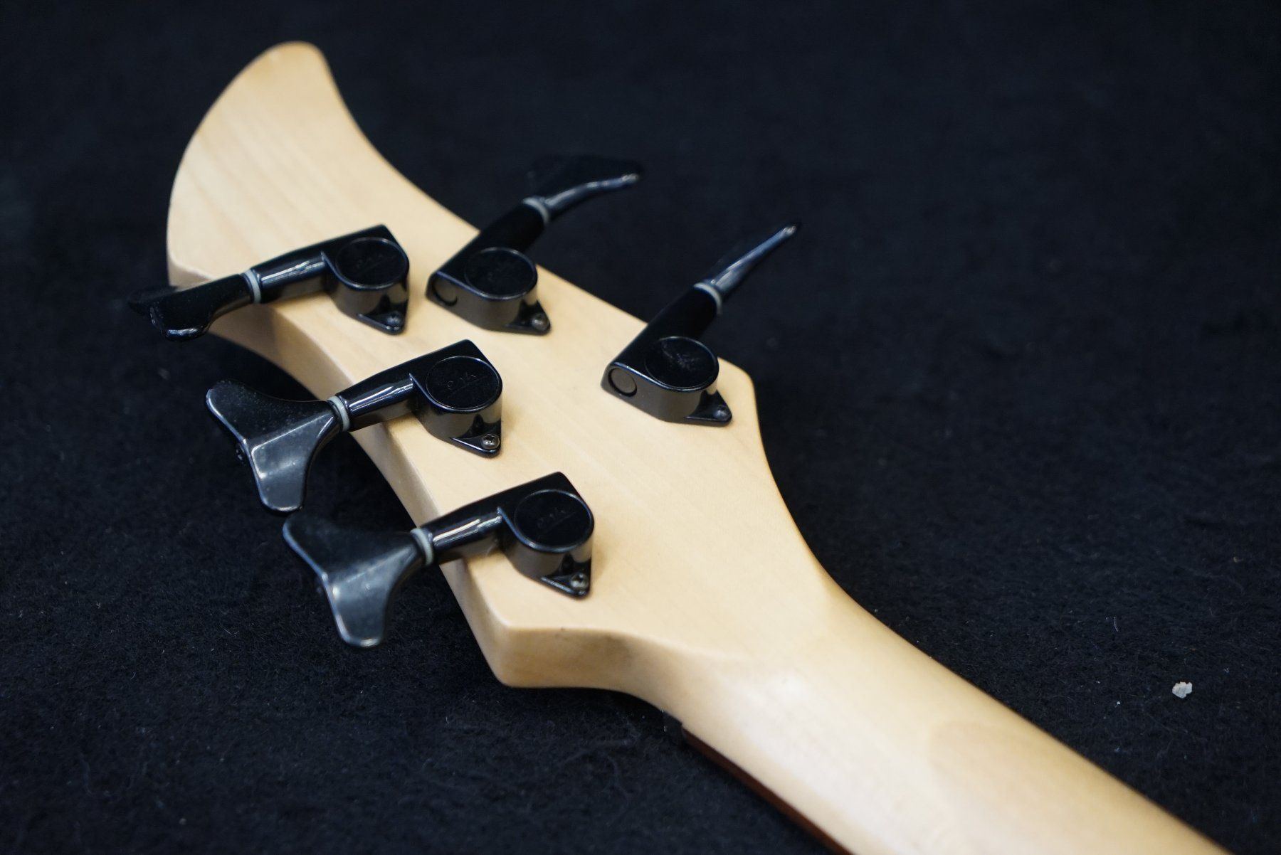 Musikinstrumente: ESH Hero 5 String Bass schwarz mit Bag – Gebraucht aus Ortschwaben von Musictrade 6