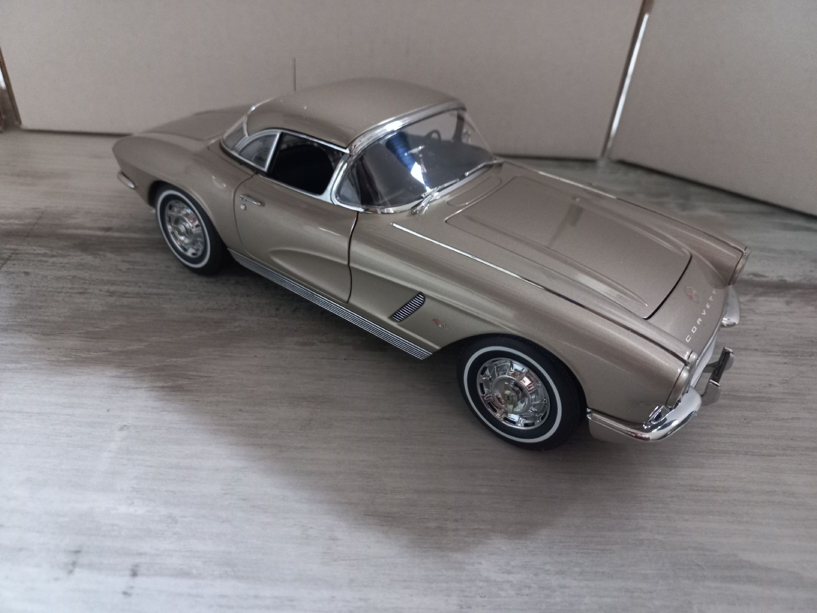 Autoart Modellini d'auto: Chevrolet Corvette C2 1/18 Autoart – Usato da Attalens venduto da remy_s00 6