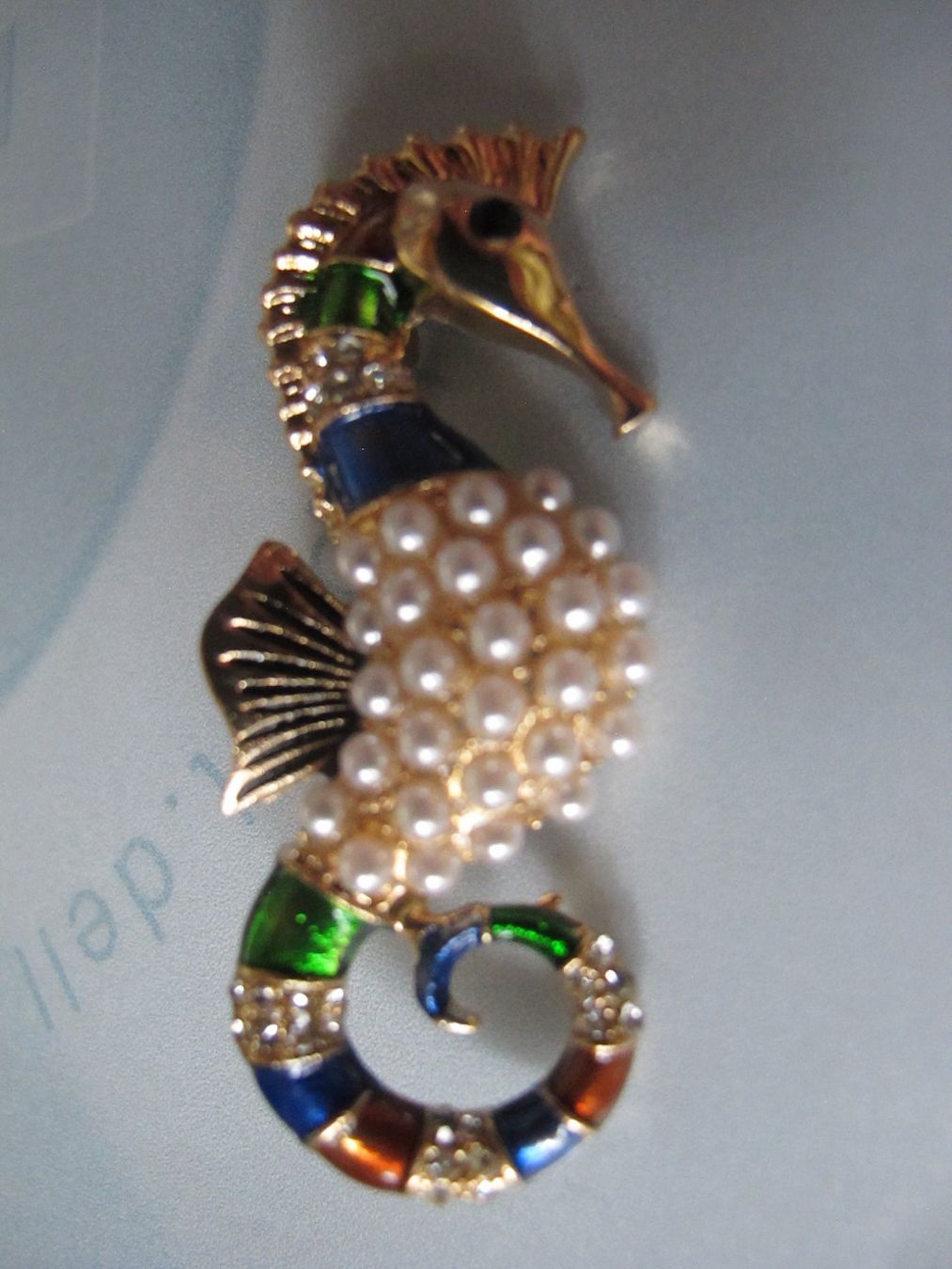Broches & Aiguilles: Wunderschöne Seepferdchen Brosche neu! – Neuf (Voir description) à Löhningen par Chimae67 5