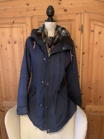 Schöne und bequeme Alprausch Übergangs-, Herbst Jacke. 