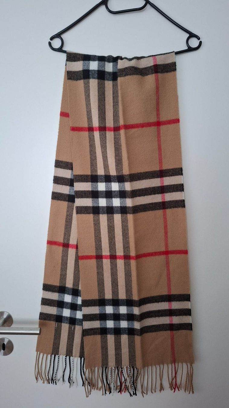 Burberry Foulards, Tücher & Schals: Klassischer Burberry Schal – Gebraucht aus Rothenthurm von tam_5yt6