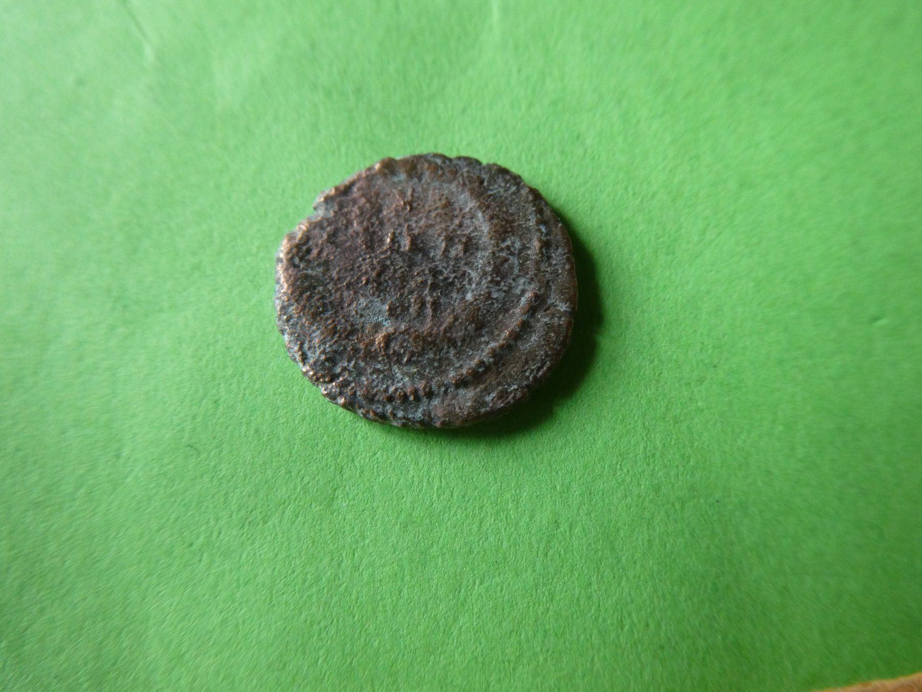 Alle Münzen: uralte Bronzemünze  15 mm     1.82 g – Gebraucht aus Hinterforst von Rohusri 2