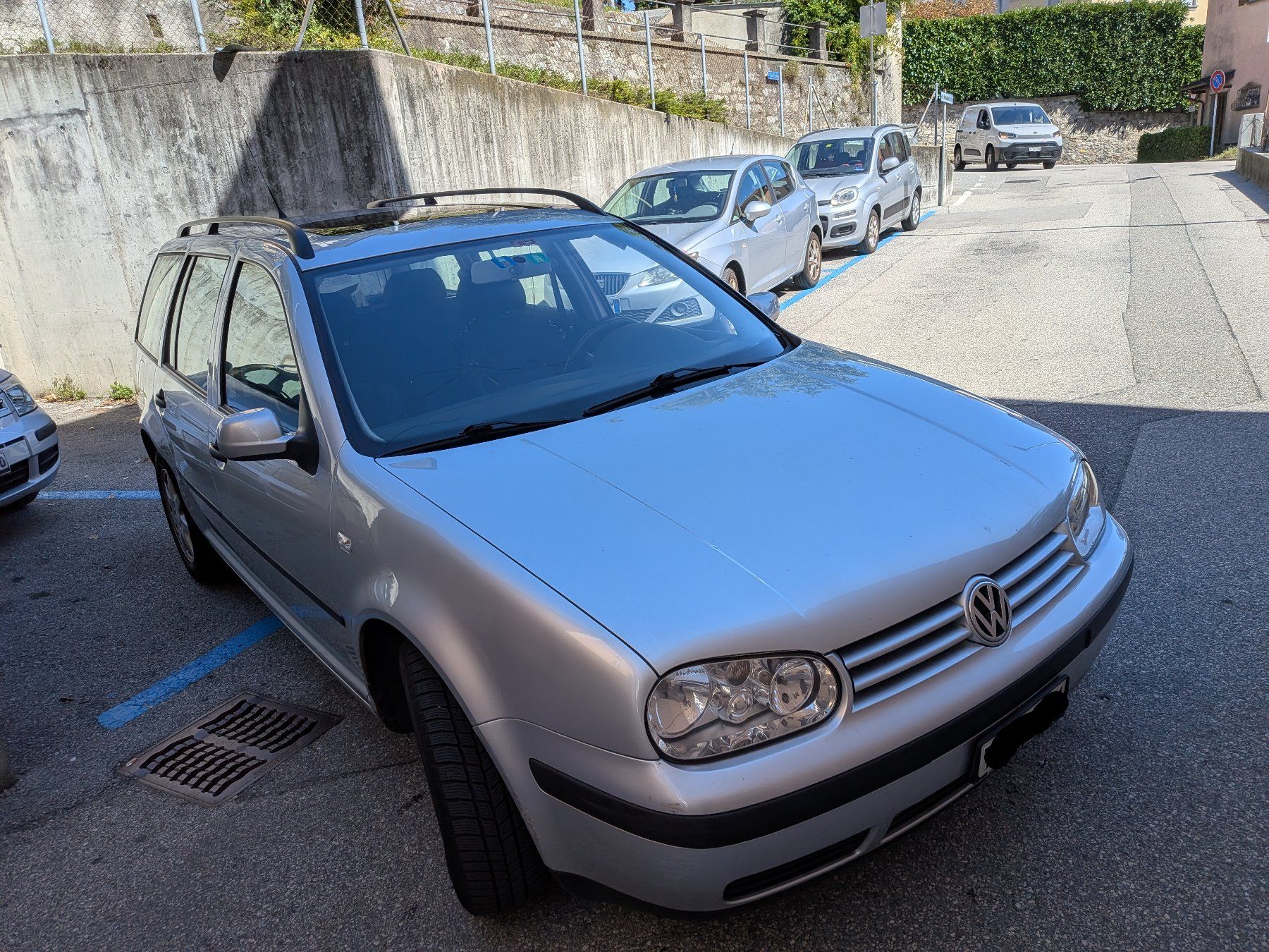 VW Automobili: VW Golf variant – Usato da Massagno venduto da and_sy2v 5