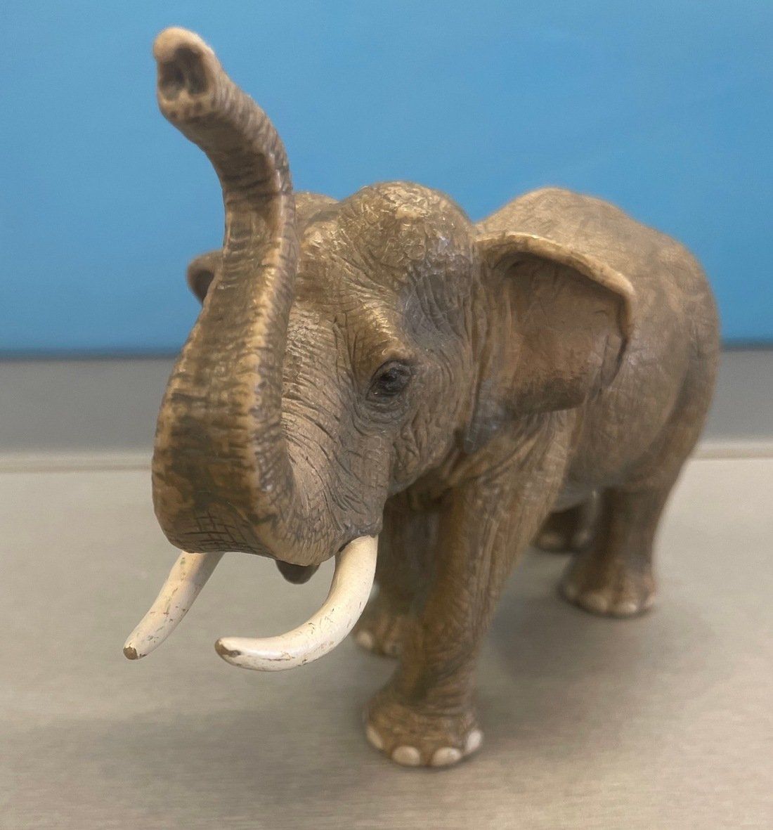Schleich Spielzeuge: Schleich Elefant mit Jungem und Nashorn – Gebraucht aus Sirnach von sagrotin 8