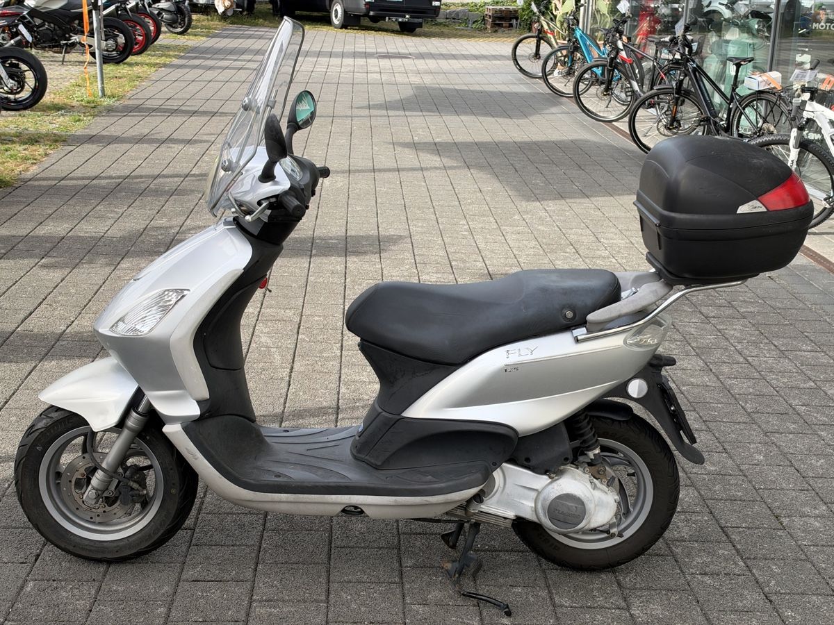 Piaggio Scooters: Piaggio Fly 125 – Gebraucht aus Meggen von leupimoto
