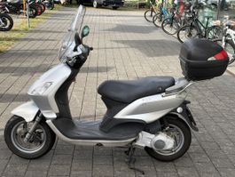 Piaggio Fly 125