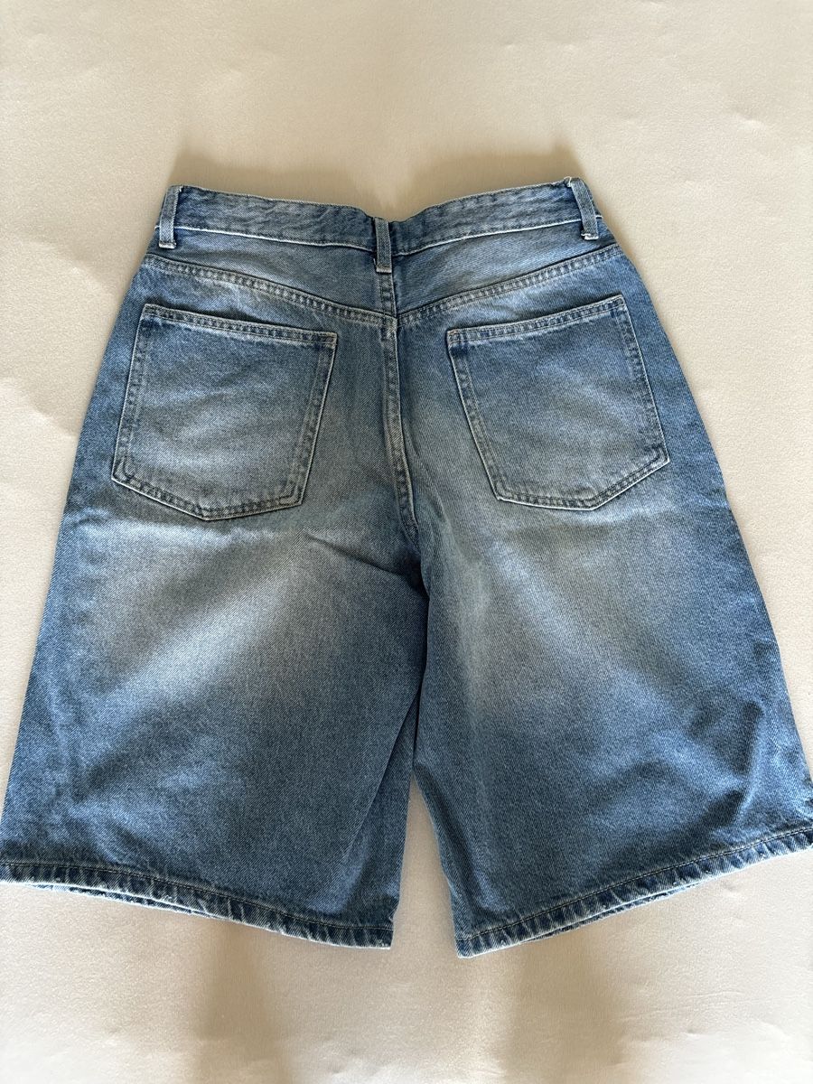 Bershka Jeans: Bershka Shorts loose fit – Gebraucht aus Nottwil von jon_wg27 2