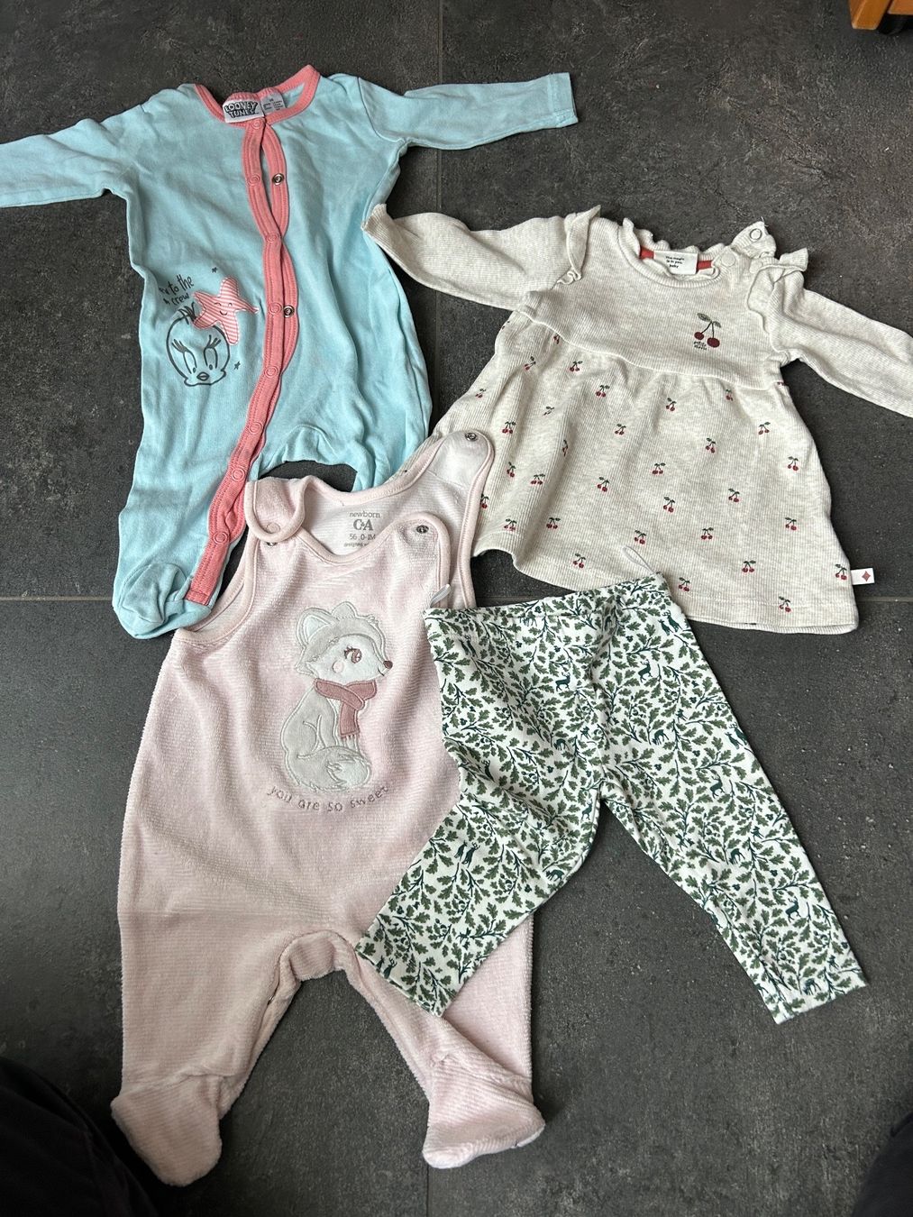 Ensembles coordonnés: Kleiderpaket Gr. 56 Mädchen – D'occasion à Worblaufen par Savanne05