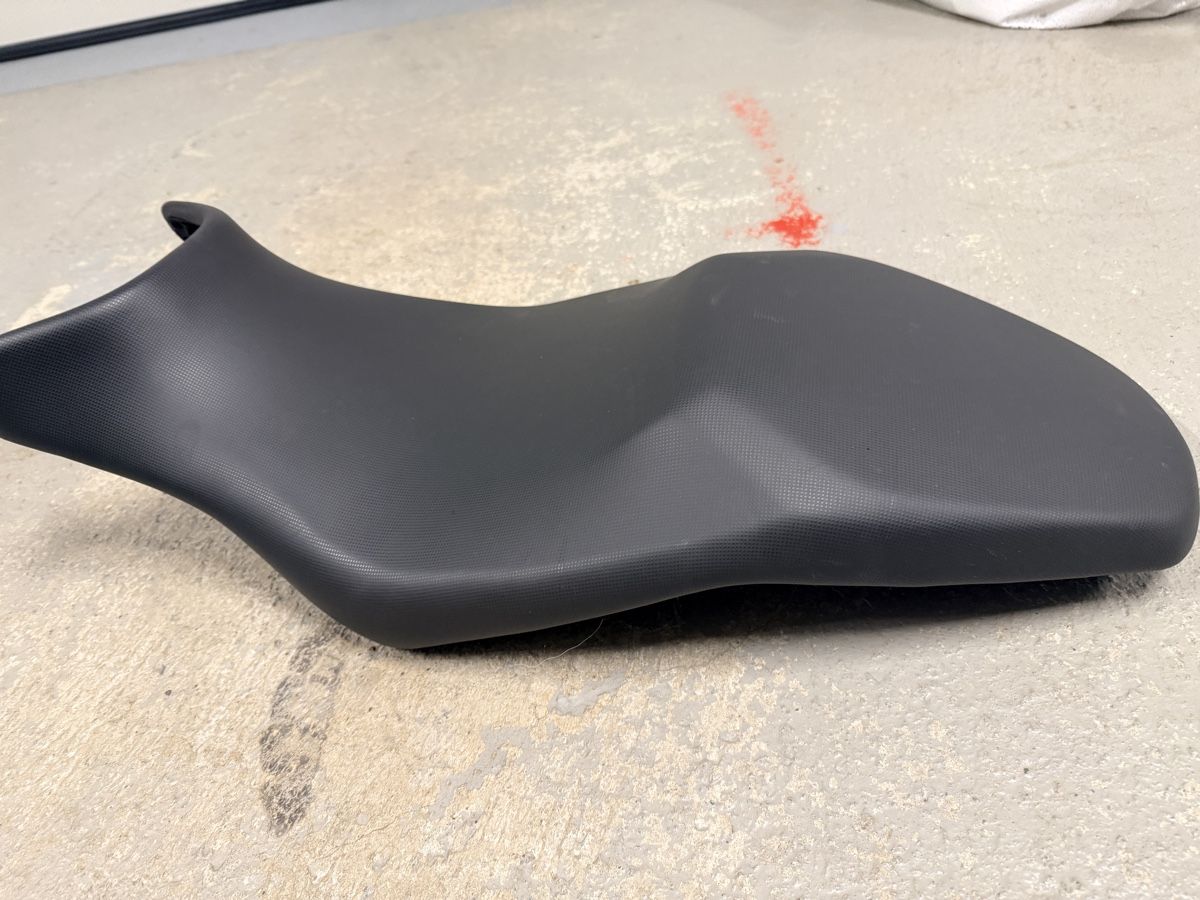 BMW Tutti i ricambio per moto: Selle moto basse – Usato da Romont BE venduto da superyo 1