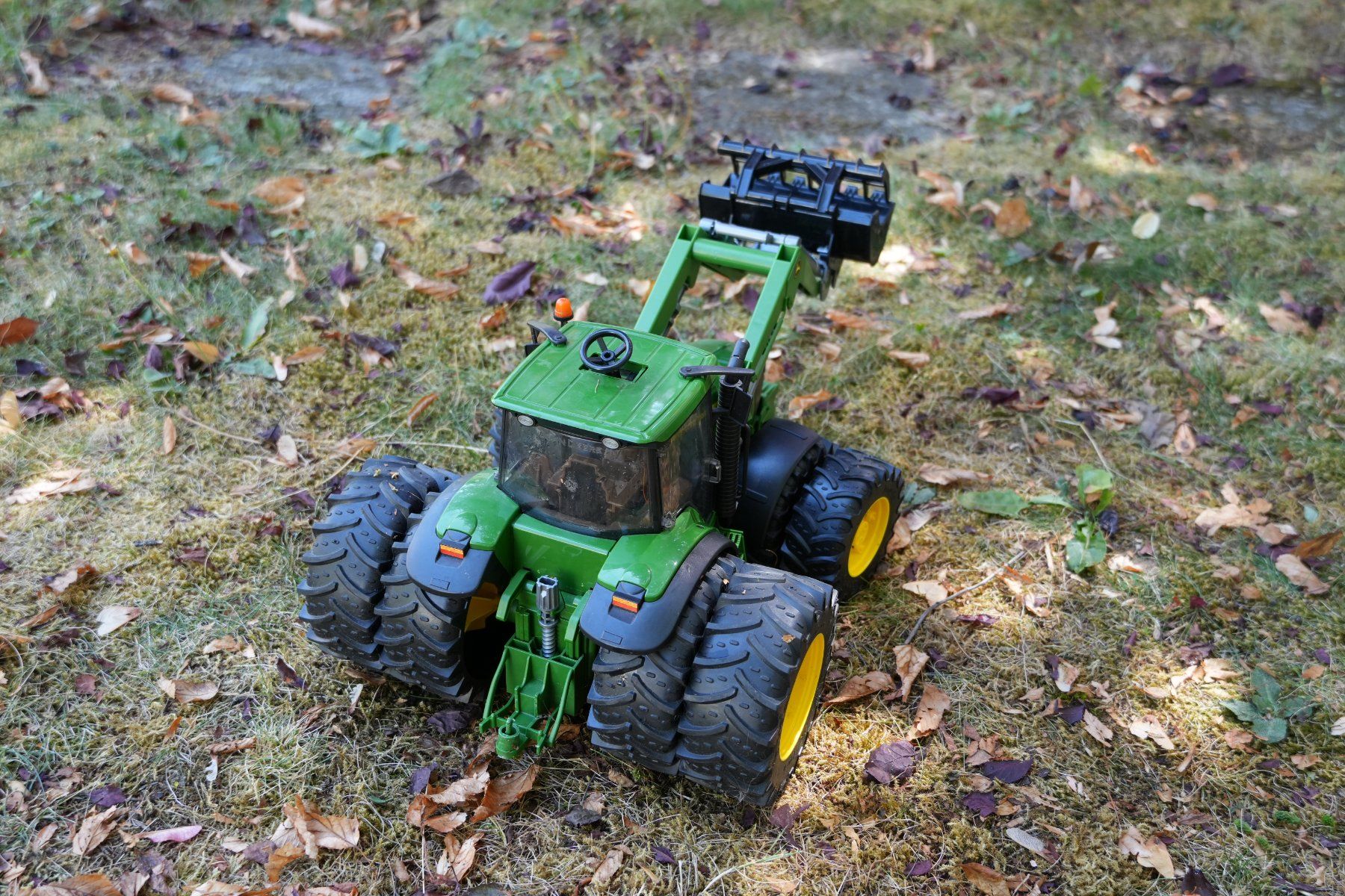 Bruder Giocattoli: Bruder John Deere Traktor mit Zubehör – Usato da Murten venduto da K.Luethi 5