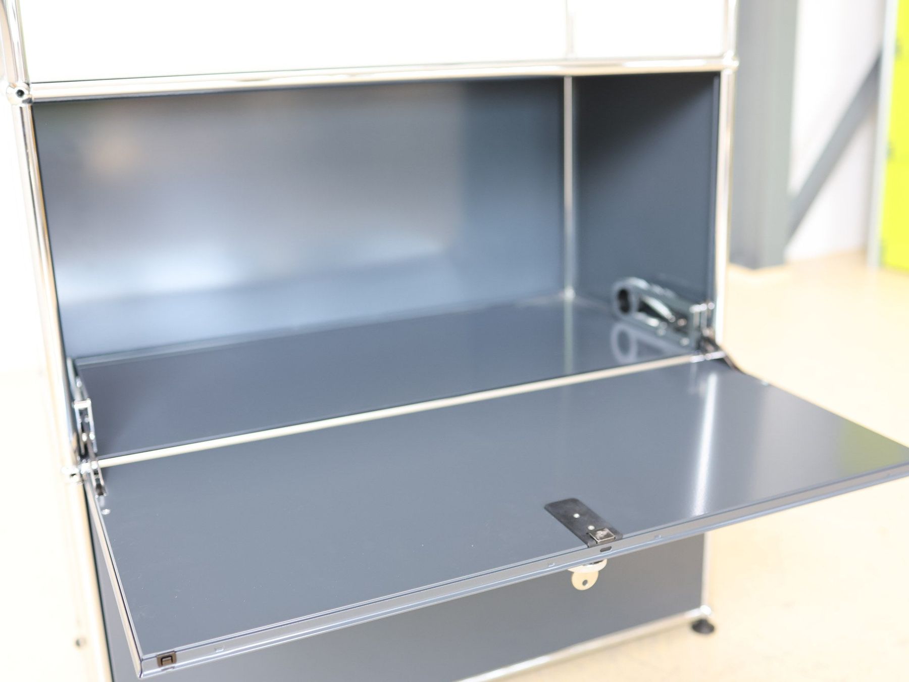 USM Scaffali: USM Haller Sideboard | Anthrazitgrau 1x3 | Neuwertig – Usato da Meinisberg venduto da atelier_TILIJA 4