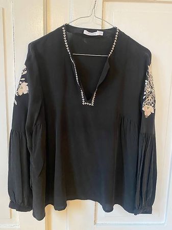 Designer Seidenblouse mit Stickereien von ATEEN