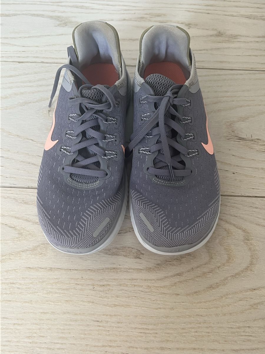 Nike Scarpe da donna: Sneakers from Nike – Usato da Dully venduto da rev_l7jp