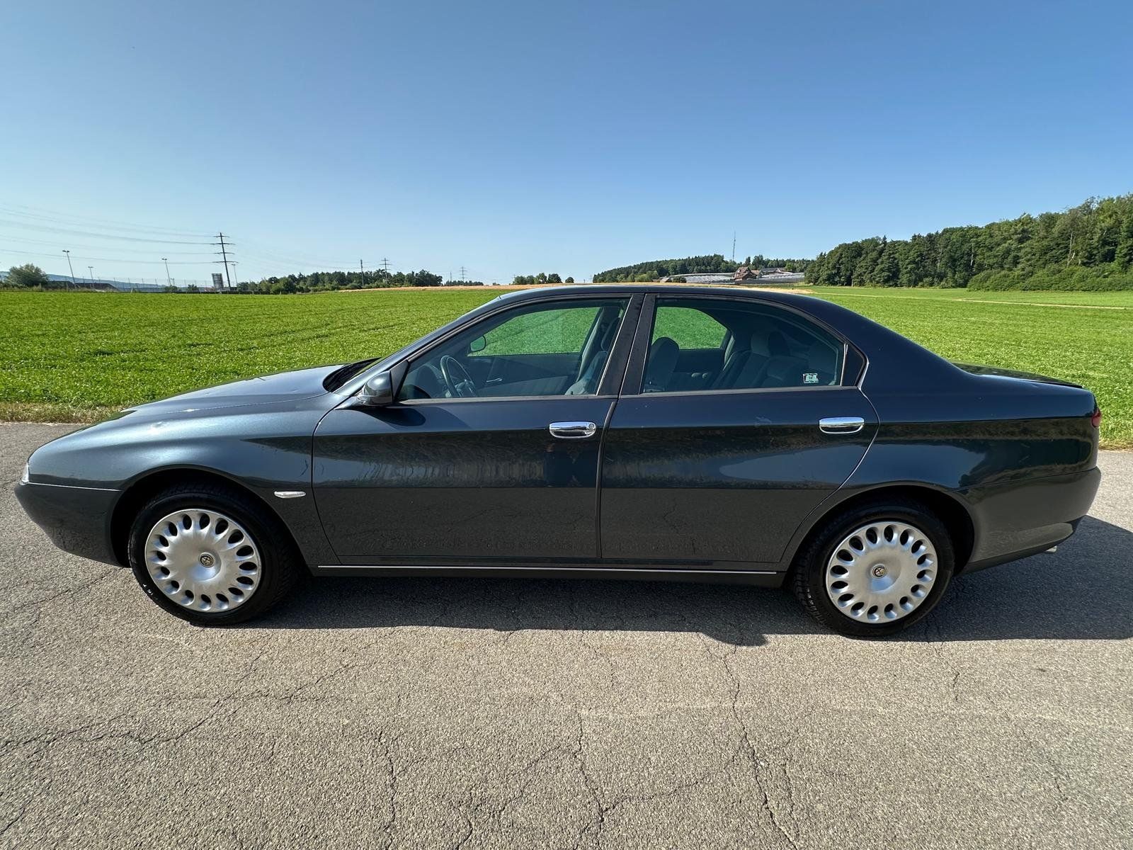 Alfa Romeo Automobili: ALFA ROMEO 2.0 TS – Usato da Hünenberg venduto da Auto-Klinik01 5