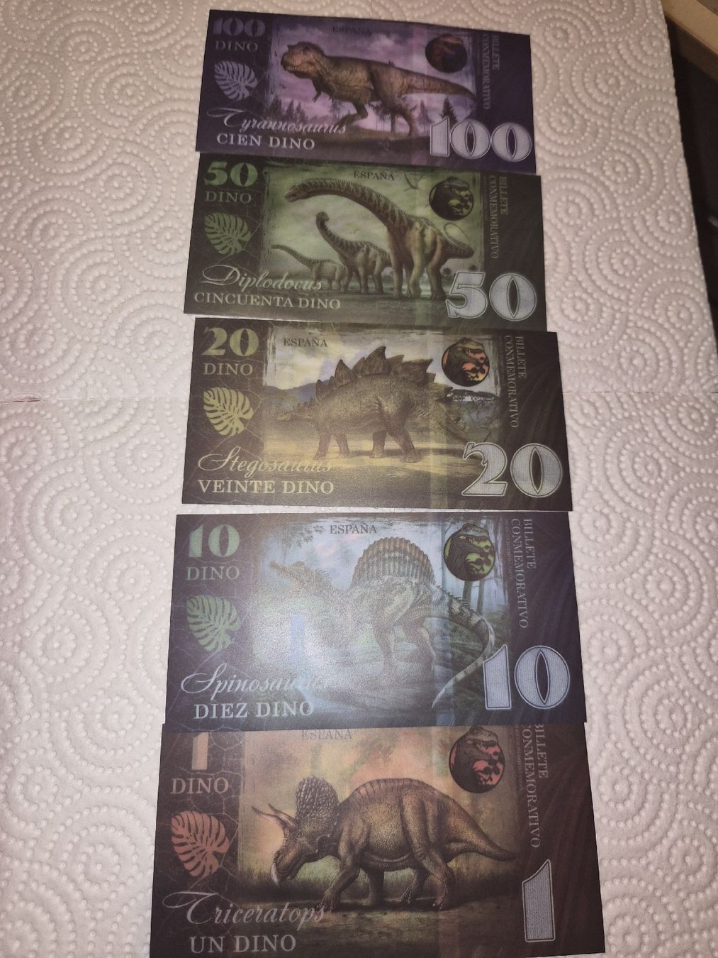 Banconote: lot de 5 billets commémoratif dinosaure – Nuovo (secondo la descrizione) da Senèdes venduto da hen_fw8b 1