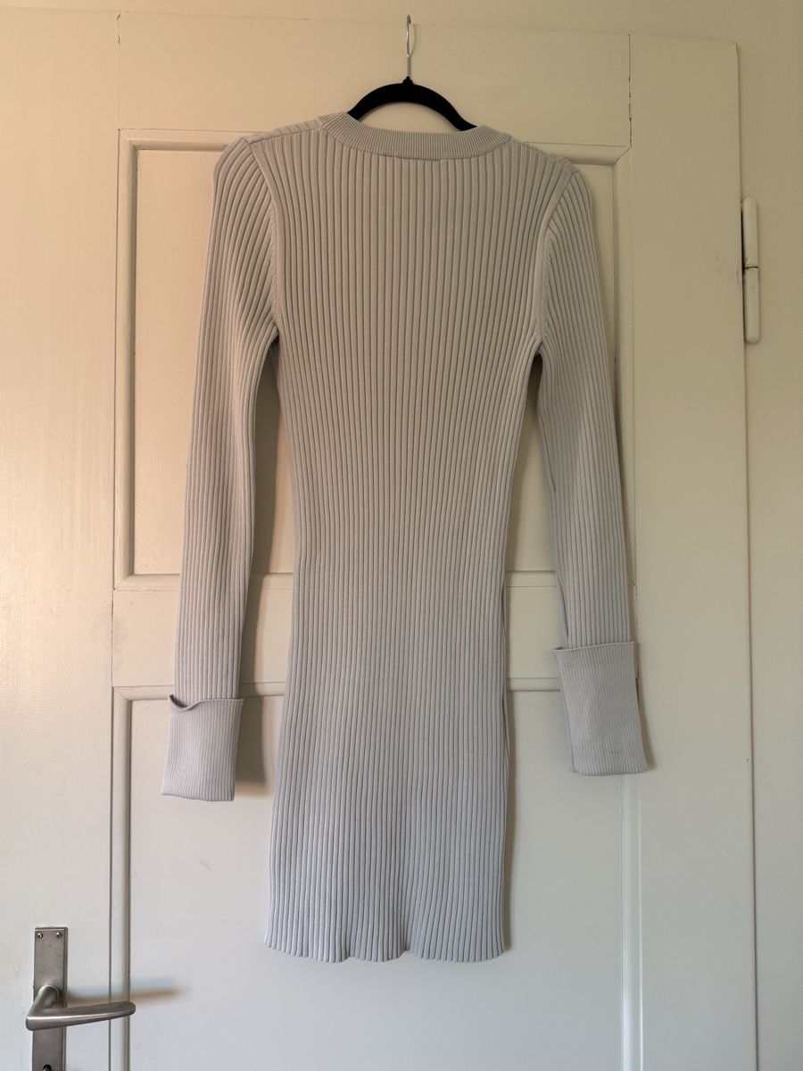 Weekday Kleider: Weekday Kleid gerippt hellgrau – Neu und originalverpackt aus Zürich von mha_mx9n 3