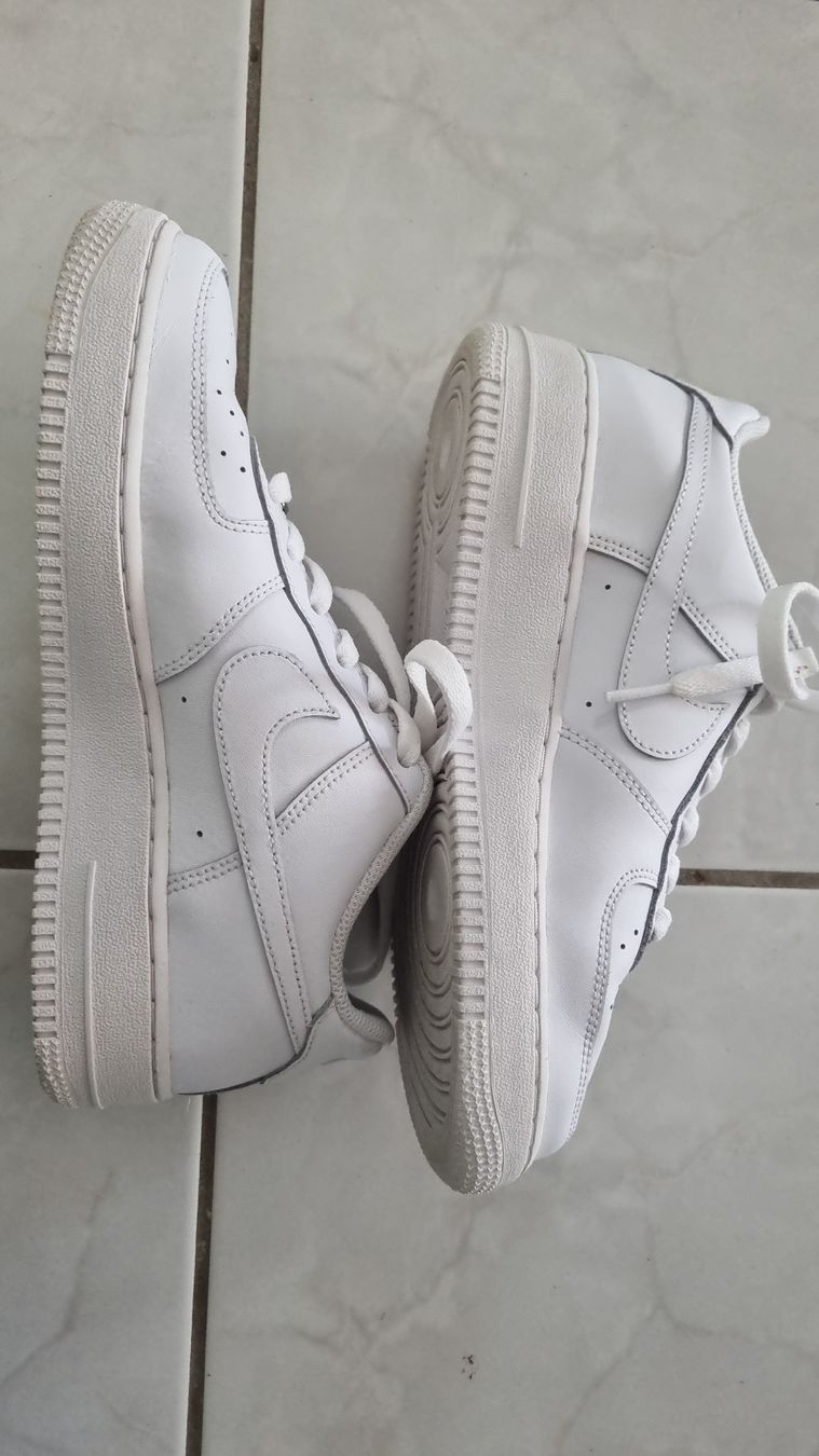 Nike Scarpe da uomo: Weisse Nike Air Force 1 Sneakers – Nuovo (secondo la descrizione) da Winterthur venduto da cecii.mo 4