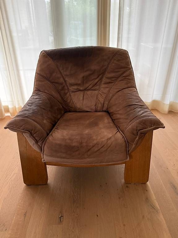 Sessel: Ledersessel braun mit Holzfüssen – Gebraucht aus Winterthur von bin_y5kb