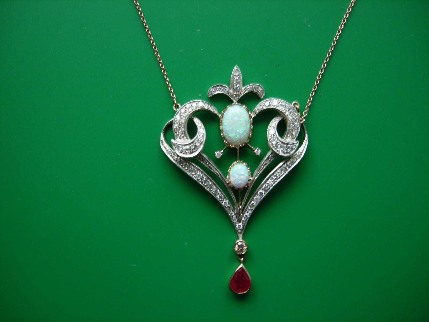 Ciondoli: Jugendstil-Anhänger,14 K.Gold – Usato da Luzern venduto da Lucernauno