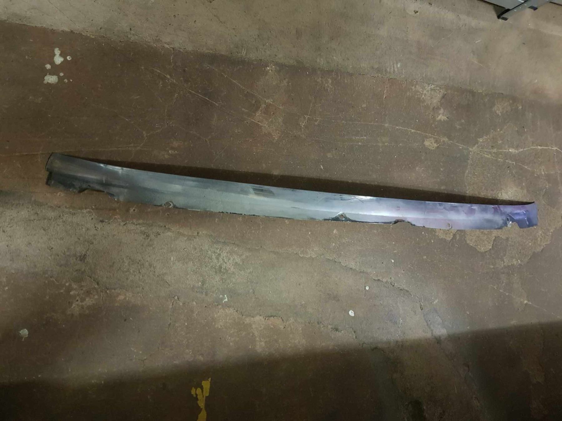 Tutti pezzi di ricambio auto: Wischerblech E-Body  Barracuda Challenger – Usato da Niedergösgen venduto da usc_8qc6 1