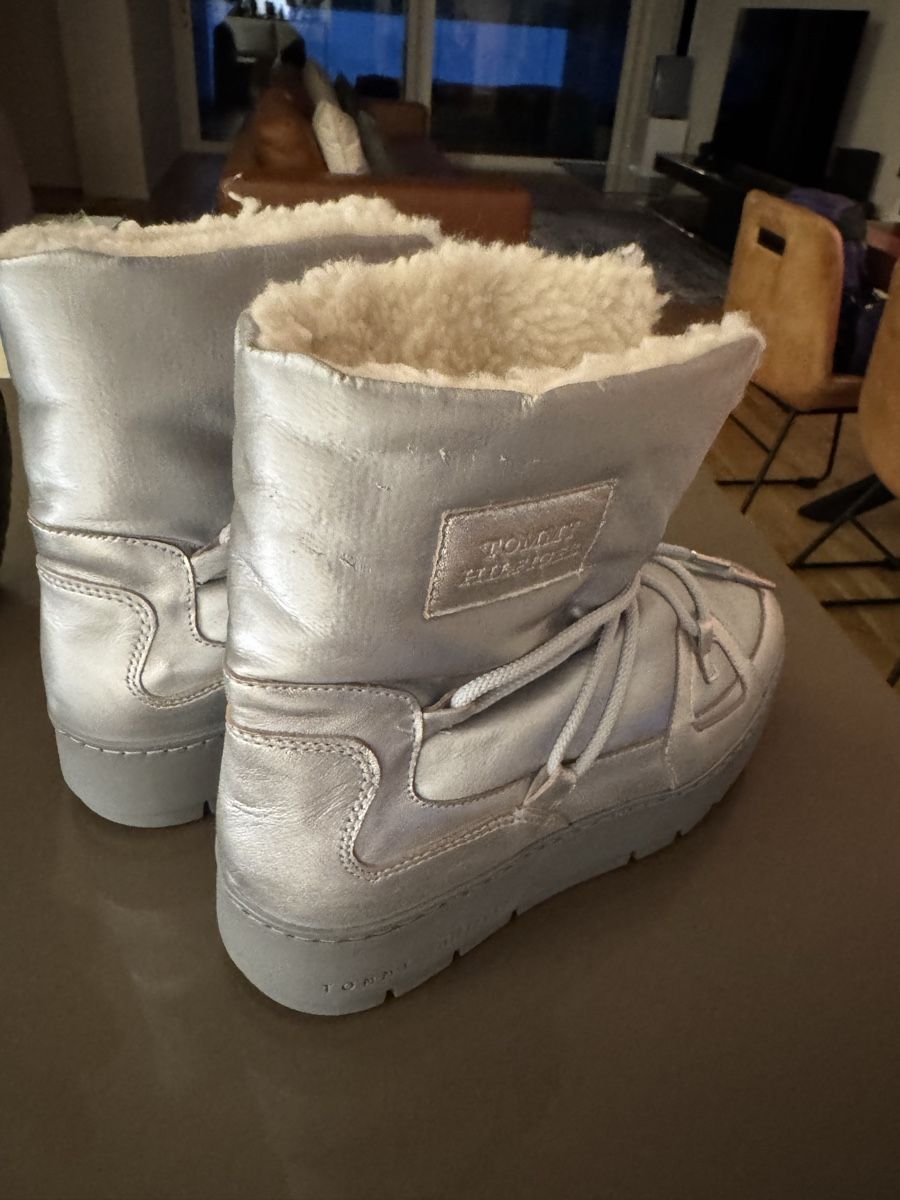 Tommy Hilfiger Scarpe da donna: TOMMY HILFIGER SCHNEESCHUHE ESSENTIAL SILBER GRAU 37 – Nuovo (secondo la descrizione) da Altendorf venduto da Mar_t7f5 3