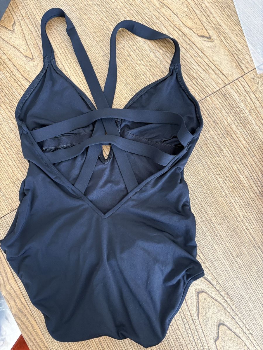 Maillots de bain & Bikinis: Badekleid, schwarz, Größe 36-38 – D'occasion à Zürich par Altnic 1