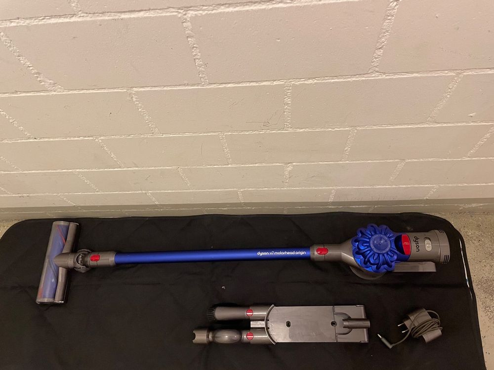 Dyson V7 motorhead origin Handstaubsauger Kaufen auf Ricardo