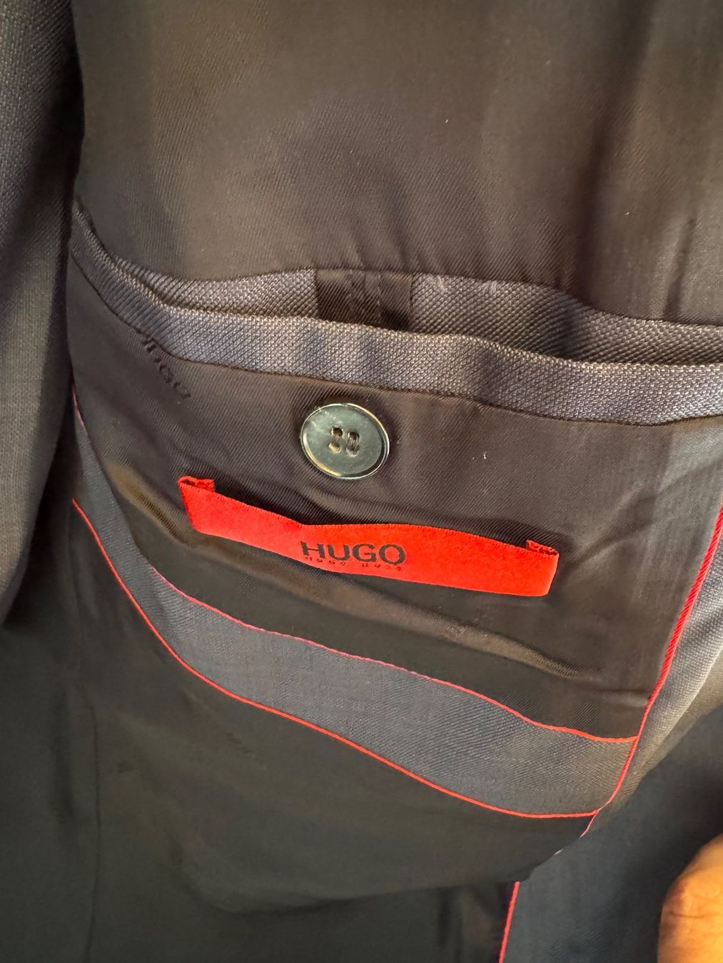 Hugo Boss Completi, tute sportive e funzionali: Anzug Hugo Boss – Usato da Rombach venduto da MarkusJohannes 2