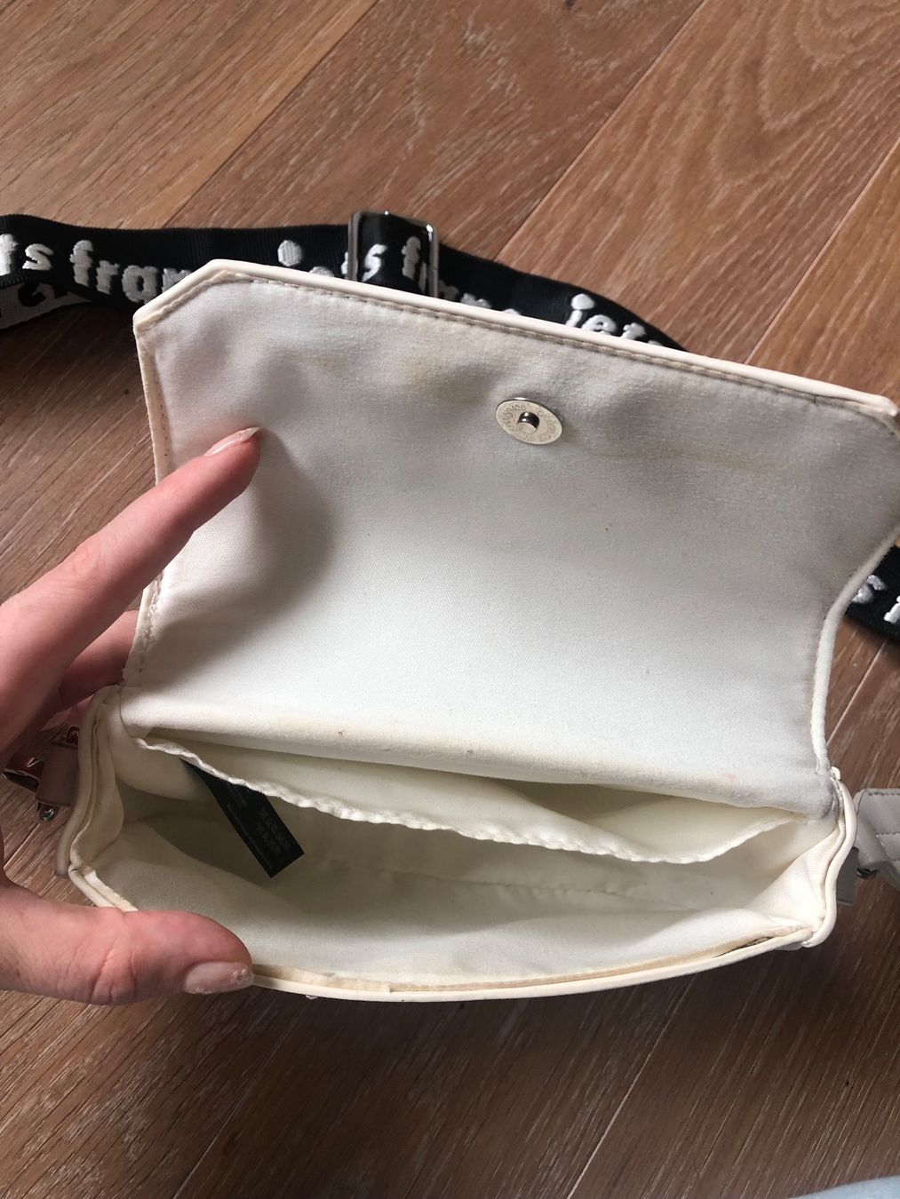 Urban Outfitters Taschen: Urban Outfitters Umhängetasche – Gebraucht aus Gockhausen von nad_fv2p 2
