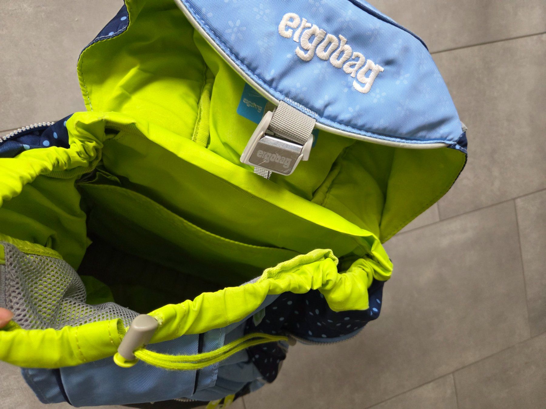 Ergobag Kindertaschen: Ergobag Pack  schulthek / Rucksack  hellblau – Gebraucht aus Wiesendangen von thawacc 4