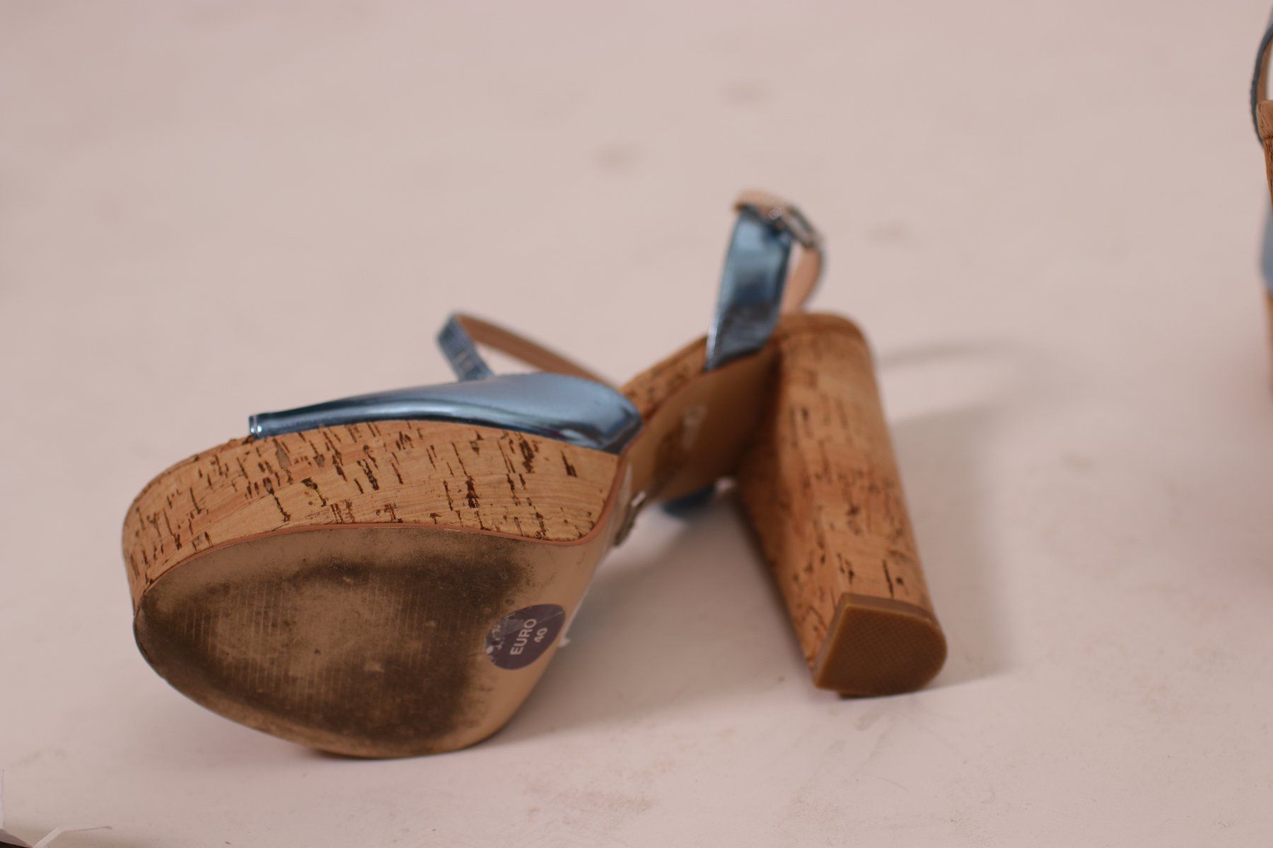 Buffalo Scarpe da donna: Buffalo Blue Leahter and Cork Platform Size 40 – Usato da Hombrechtikon venduto da BAZ-Vintage 6