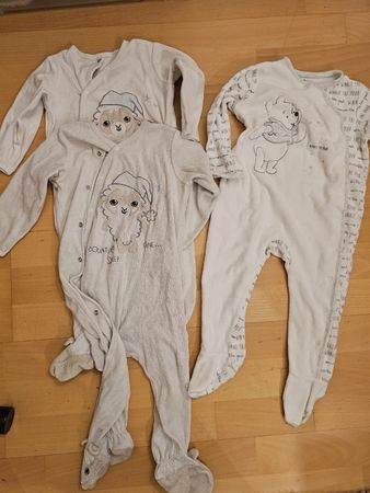Drei kuschelige Pijamas Grösse 92
