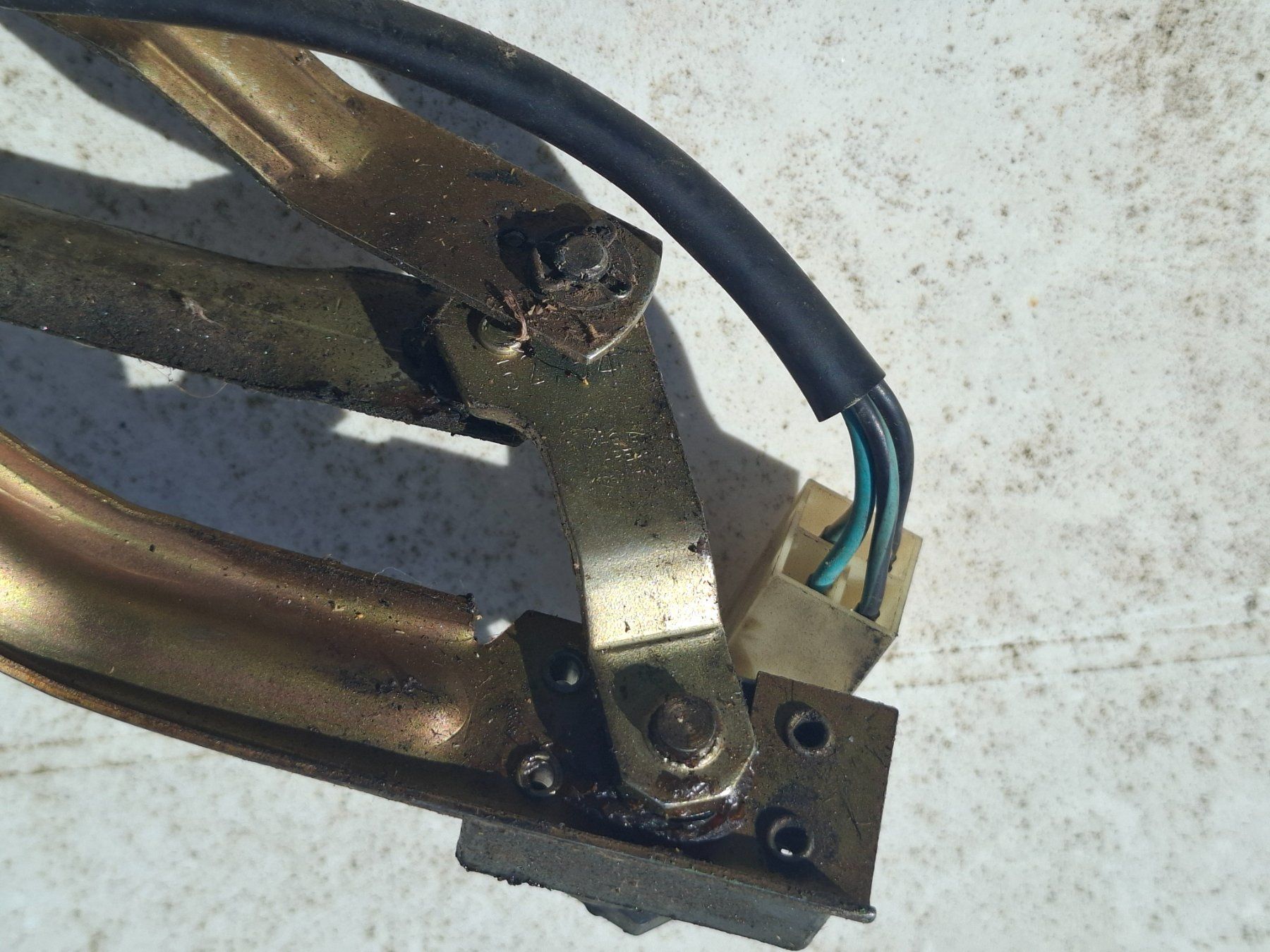 Alle Autoersatzteile: Fiat 127,  903ccm, Scheibenwischer-Motor + Gestänge, 1976 – Gebraucht aus schwarzenburg von mm07 5