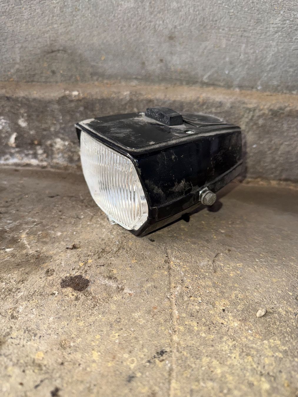 Sachs Parti ricambio per ciclomotori: Mofa Lampe Schwarz Eckig – Usato da Fahrni b. Thun venduto da berger_tuning34