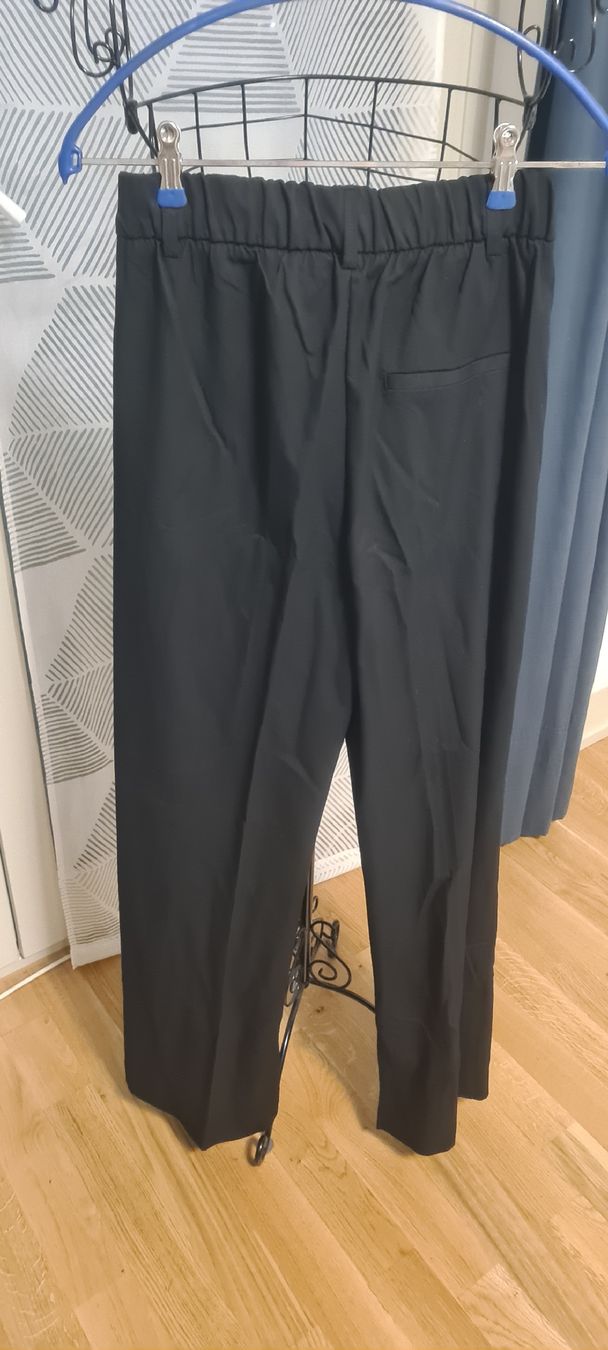 Bershka Pantaloni: hose von bershka gr s – Nuovo (secondo la descrizione) da zürich venduto da janjaz 1