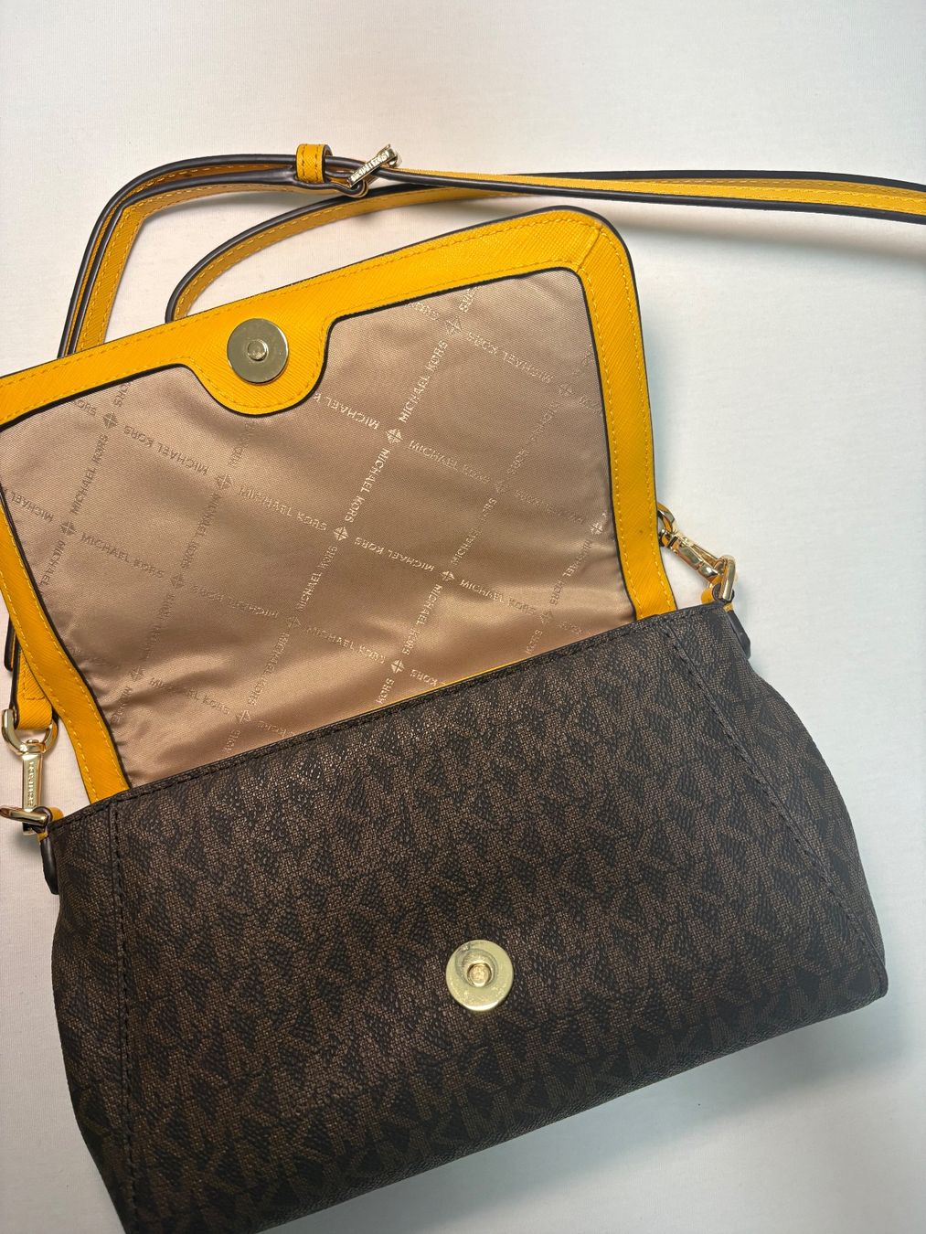 Michael Kors Taschen für Damen: Michael Kors Tasche – Gebraucht aus Uster von Bellaa21 1