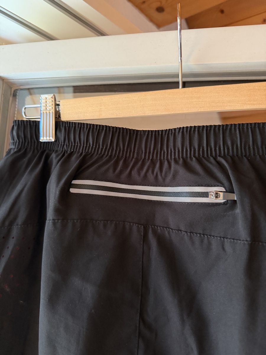 Hosen: Black running shorts with orange lining size M – Gebraucht aus Zürich von BettinaMarie2308 3