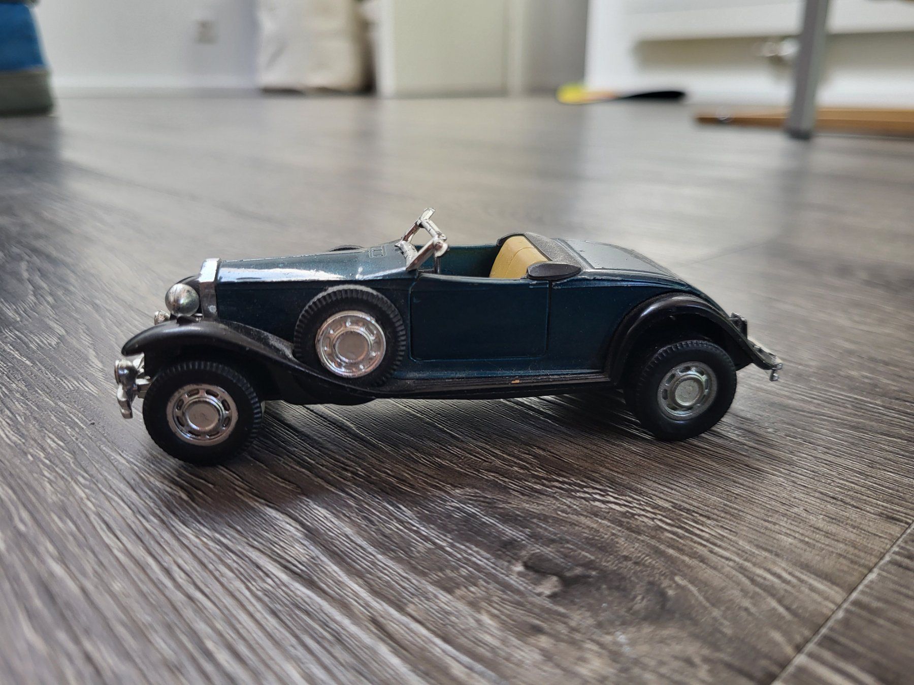 Modellini d'auto: Petite voiture – Usato da Gampelen venduto da cli_2thg