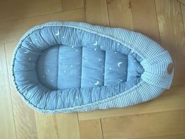 Babynest Grau mit Monden und Sternen