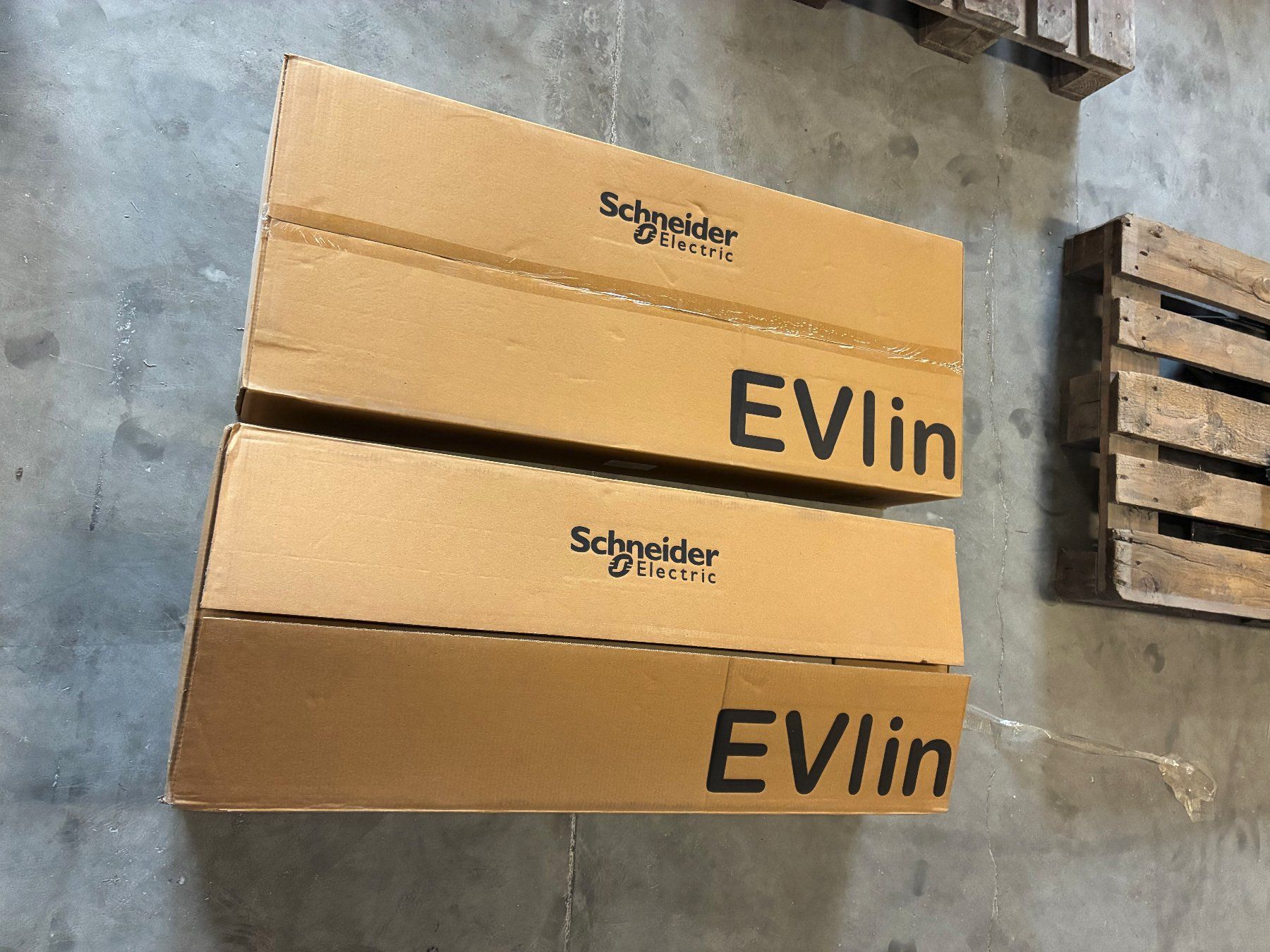 Alle Maschinen: Schneider Electric EVlink Parkplatz 2 Boden, Abdeckhauben – Neu und originalverpackt aus Dietikon von vin_bjf7 2