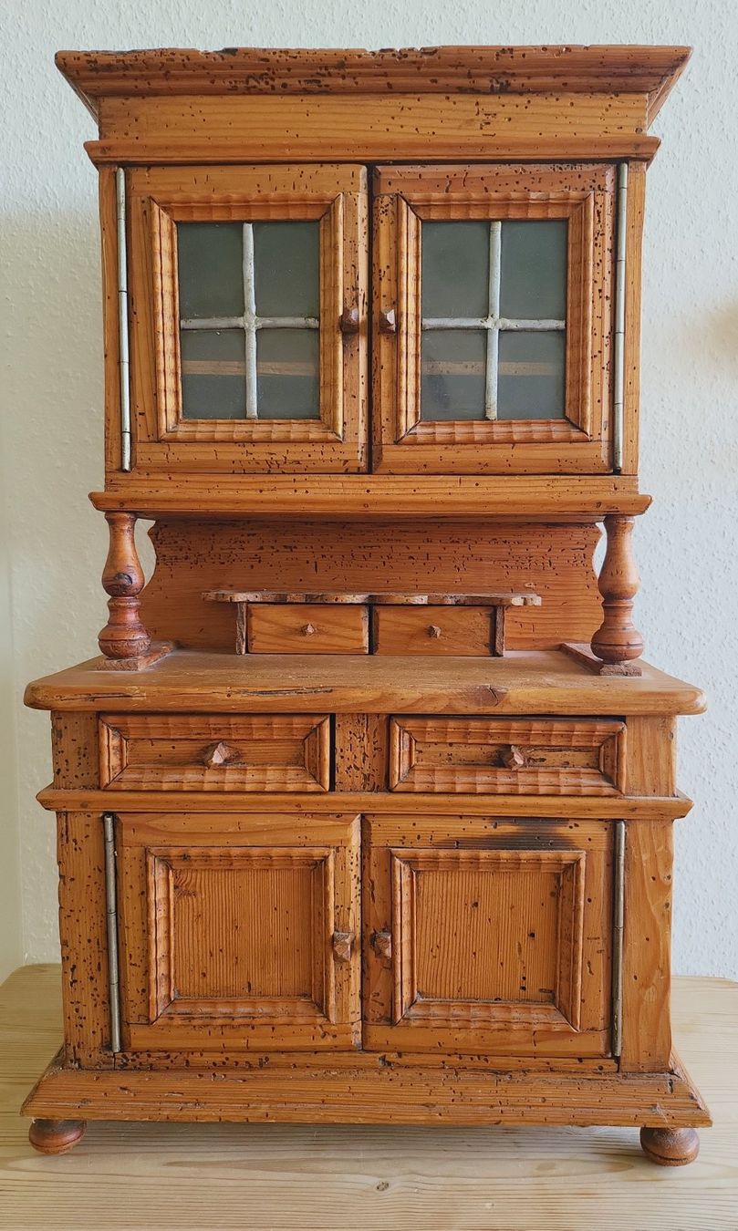 Armadi: Modell-Küchenschrank Biedermeier um 1850 – Usato da Muttenz venduto da Mithrur