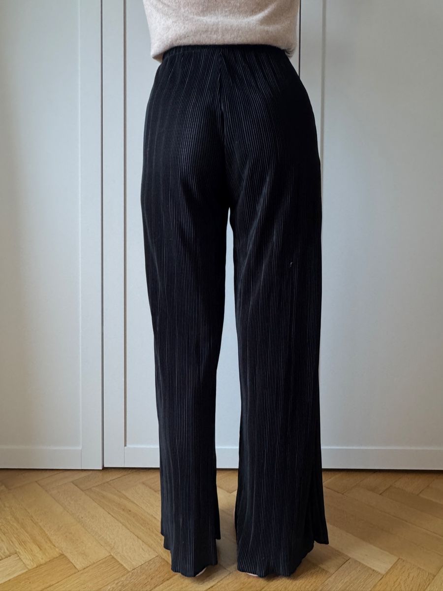 Zara Hosen: Schwarze Stoffhose – Gebraucht aus Zürich von m_secondhand 1