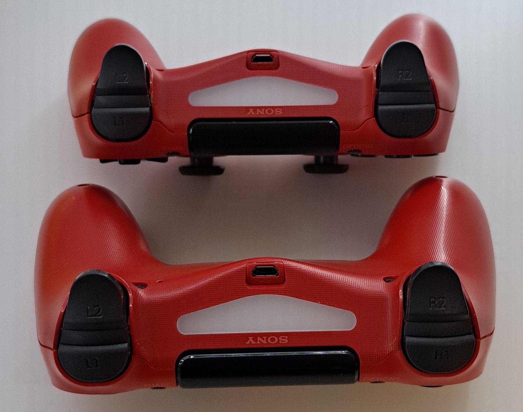 Sony Controller: Ps4 Controller Original SONY 2 Stück Farbe Rot – Usato da Biel/Bienne venduto da Sasha4u 2