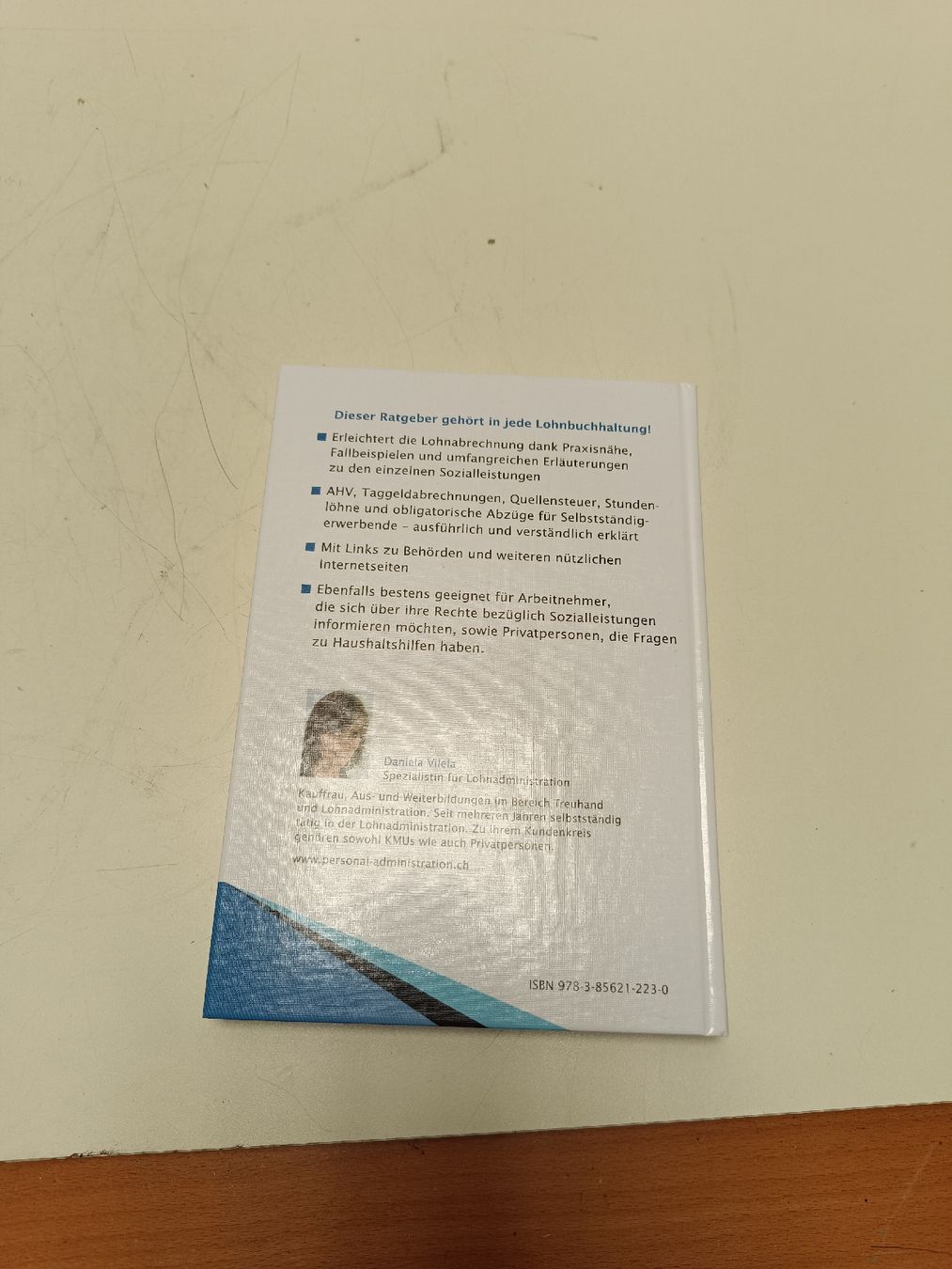 Libri: Lohnadministration Buch von Daniela Vilela,(em76) – Usato da Künten venduto da Schnaepplihuus 2