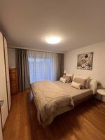 Hochwertiges Schlafzimmer (Bett + Schrank)