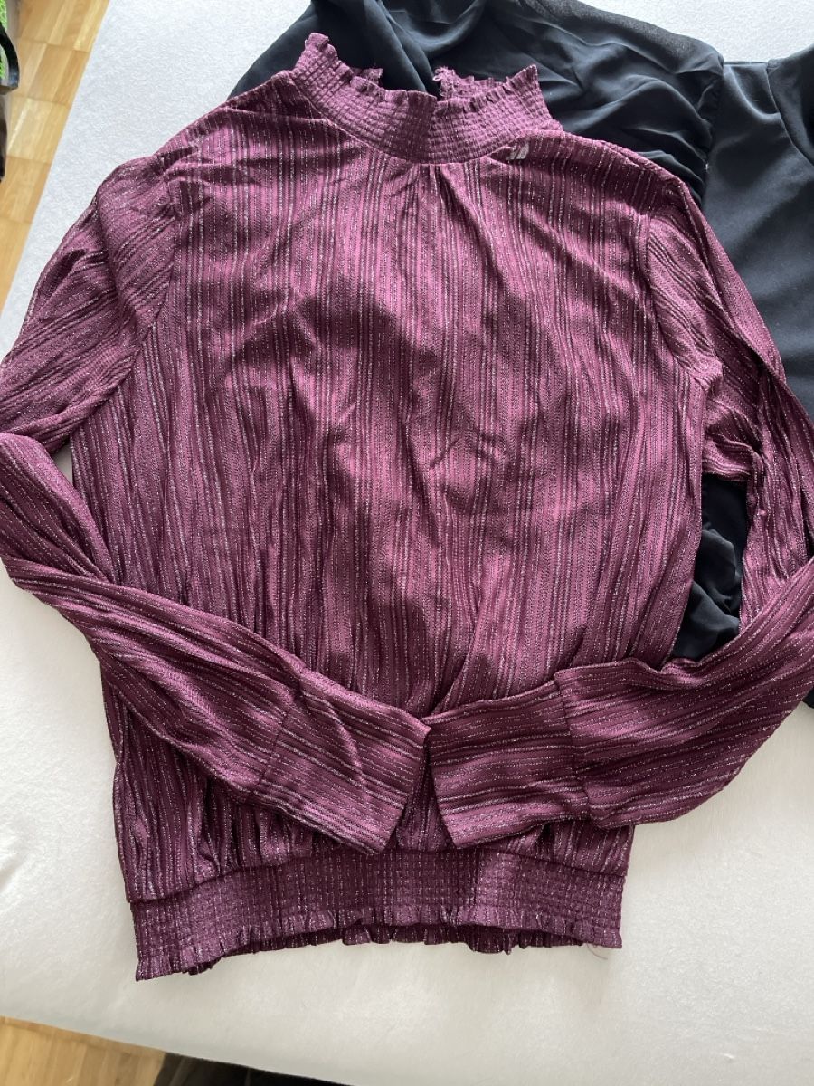 Lotti di vestiti: 2 tolle Oberteile, schwarz + Bordeaux, Gr. L – Usato da Niederwangen BE venduto da Diva_74 1