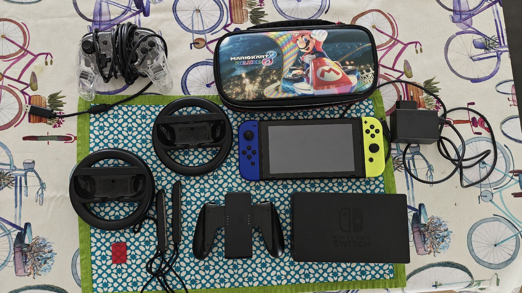 Nintendo Console: Nintendo Switch+Pro Controller+Zubehör AB 1 CHF – Usato da Montagnola venduto da mattbert86